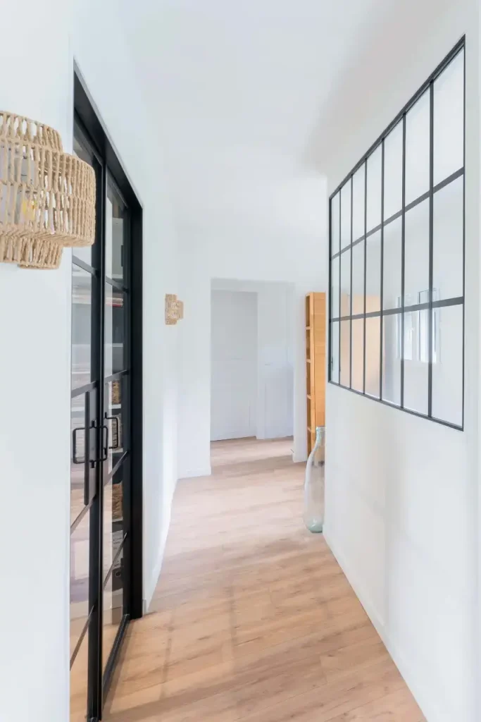 Entrée appartement Presles rénové par Sureway